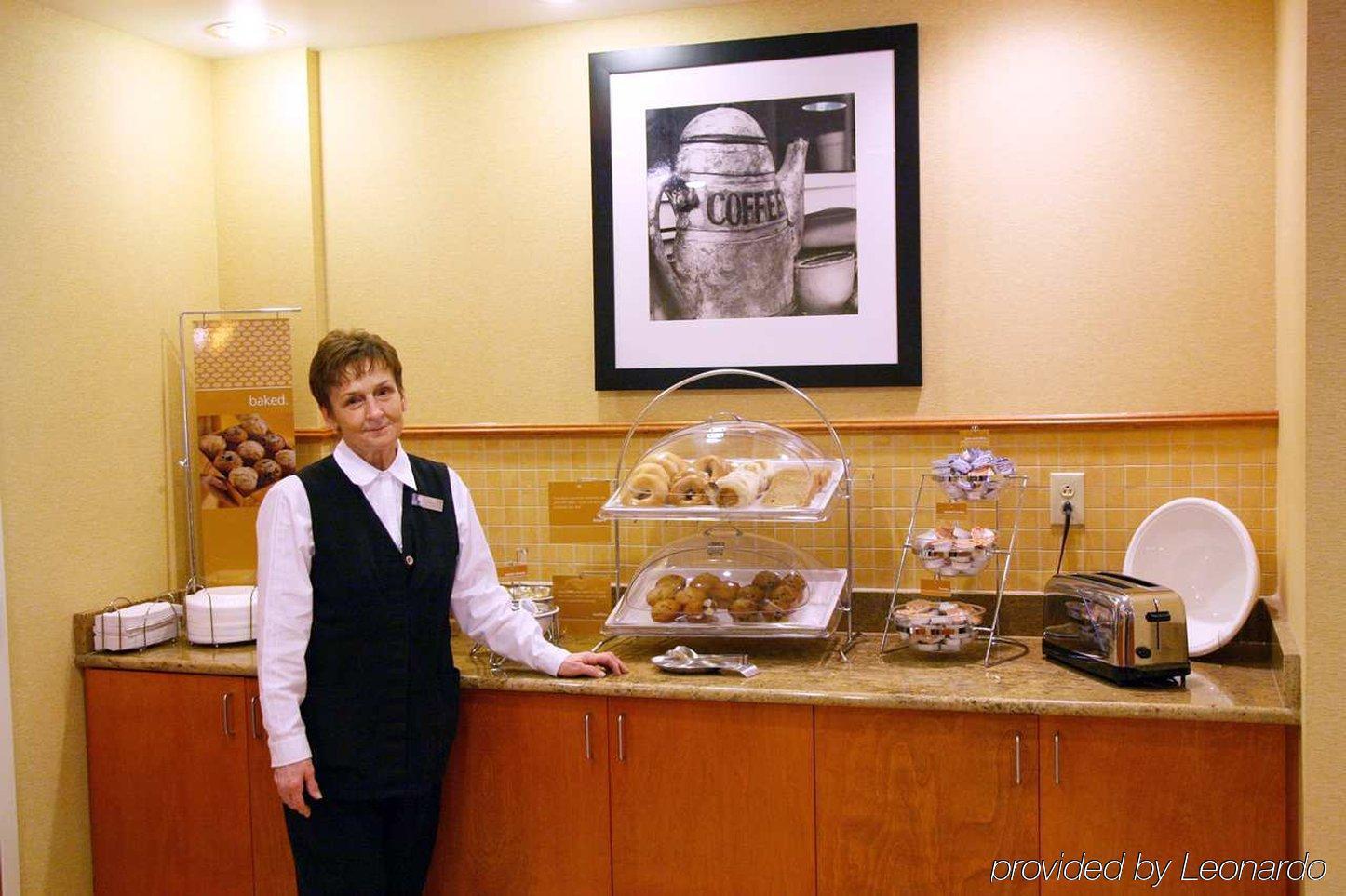 Hampton Inn Petersburg - Southpark Mall Colonial Heights Restaurant photo